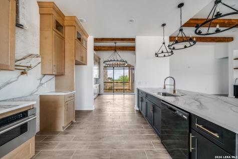 125 Hidden Hills Floresville TX 78114
