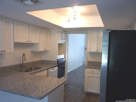 5835 Rue Burgundy San Antonio TX 78240
