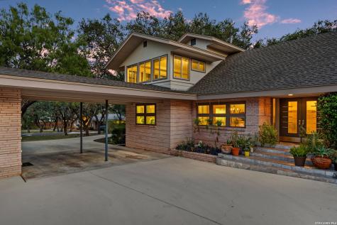 106 Mecca Drive Hollywood Park TX 78232
