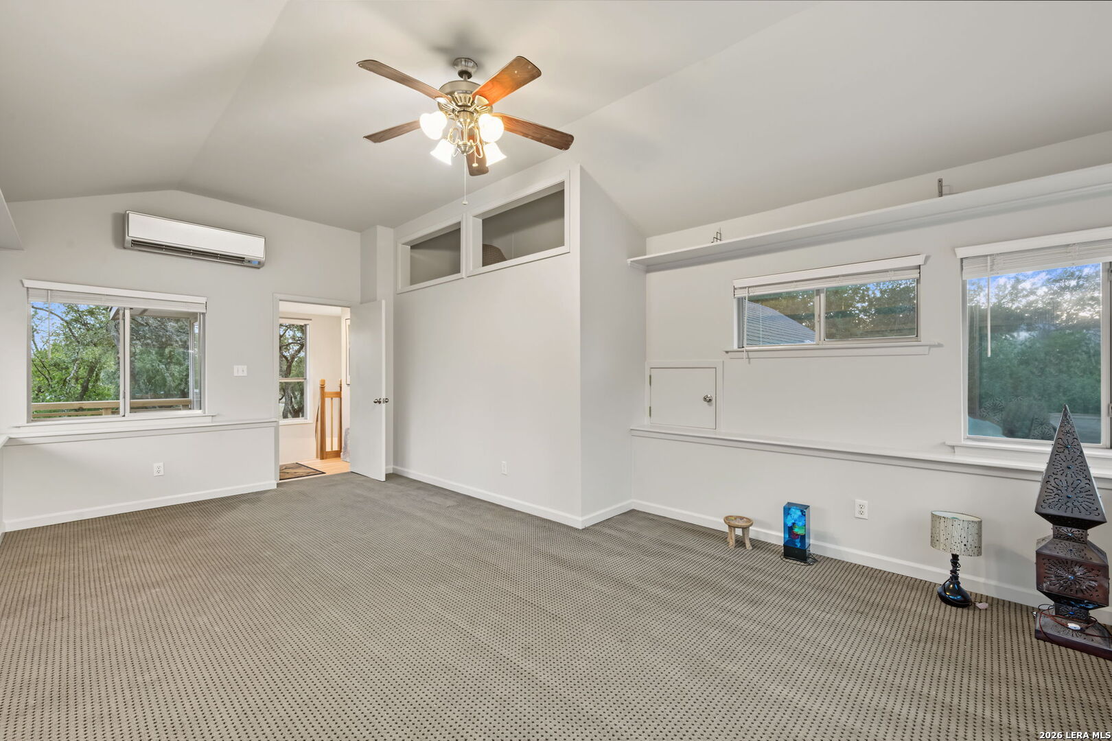 106 Mecca Drive Hollywood Park TX 78232