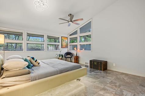 106 Mecca Drive Hollywood Park TX 78232