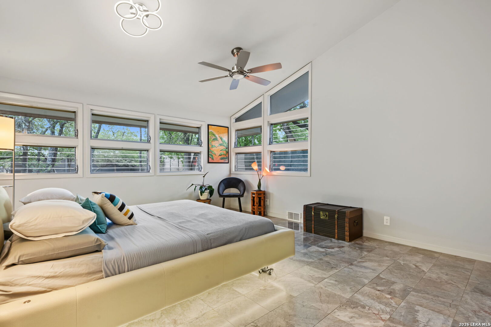 106 Mecca Drive Hollywood Park TX 78232