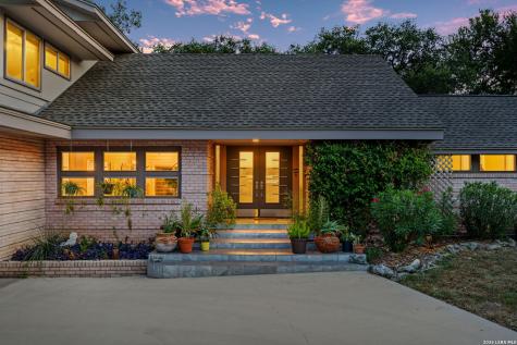 106 Mecca Drive Hollywood Park TX 78232