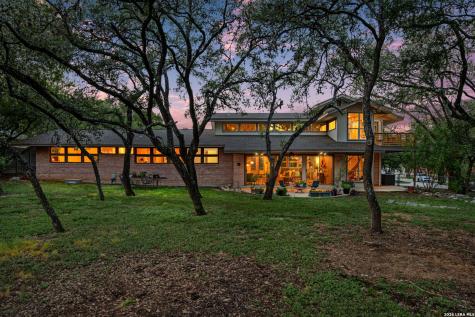 106 Mecca Drive Hollywood Park TX 78232