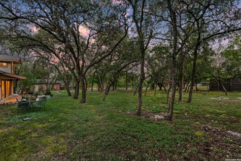 106 Mecca Drive Hollywood Park TX 78232