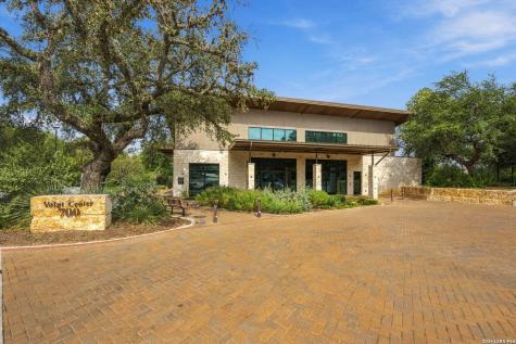 106 Mecca Drive Hollywood Park TX 78232