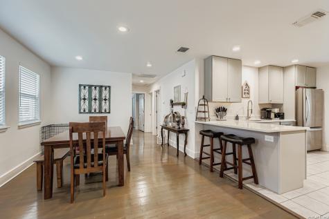 315 N Mimosa Kerrville TX 78028