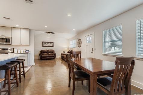 315 N Mimosa Kerrville TX 78028