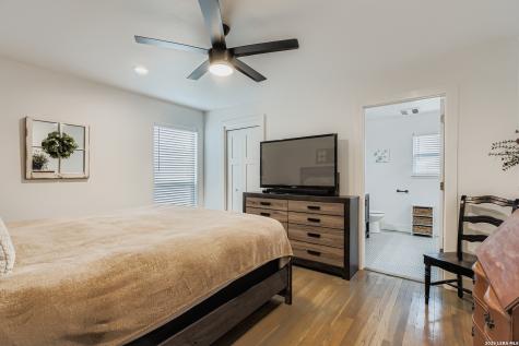 315 N Mimosa Kerrville TX 78028