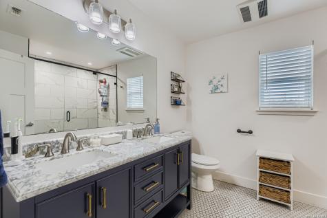 315 N Mimosa Kerrville TX 78028