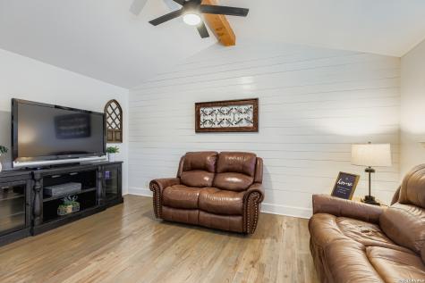 315 N Mimosa Kerrville TX 78028