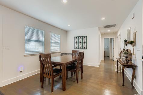 315 N Mimosa Kerrville TX 78028