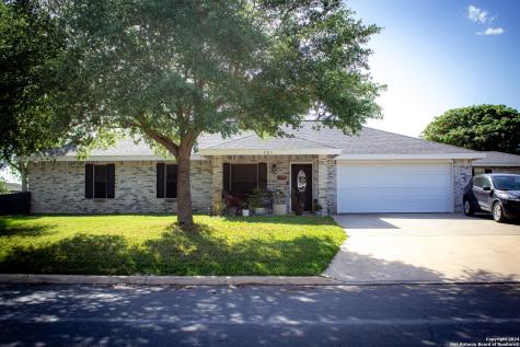 201 Colony Drive Pleasanton TX 78064
