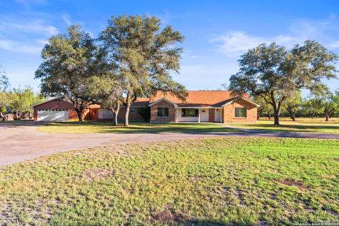 4340 Fm 117 Uvalde TX 78801