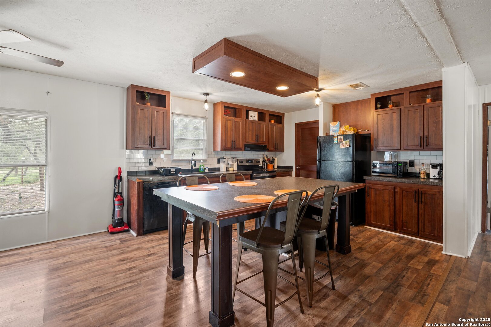 157 County Road 6816 Natalia TX 78059