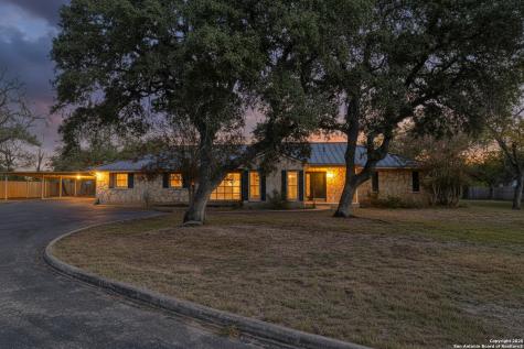 1124 4th Uvalde TX 78801