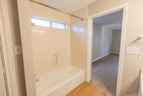 106 E Tanglewood New Braunfels TX 78130