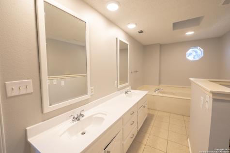 106 E Tanglewood New Braunfels TX 78130