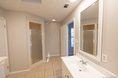 106 E Tanglewood New Braunfels TX 78130