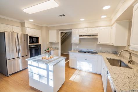 106 E Tanglewood New Braunfels TX 78130