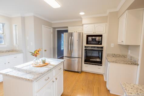 106 E Tanglewood New Braunfels TX 78130