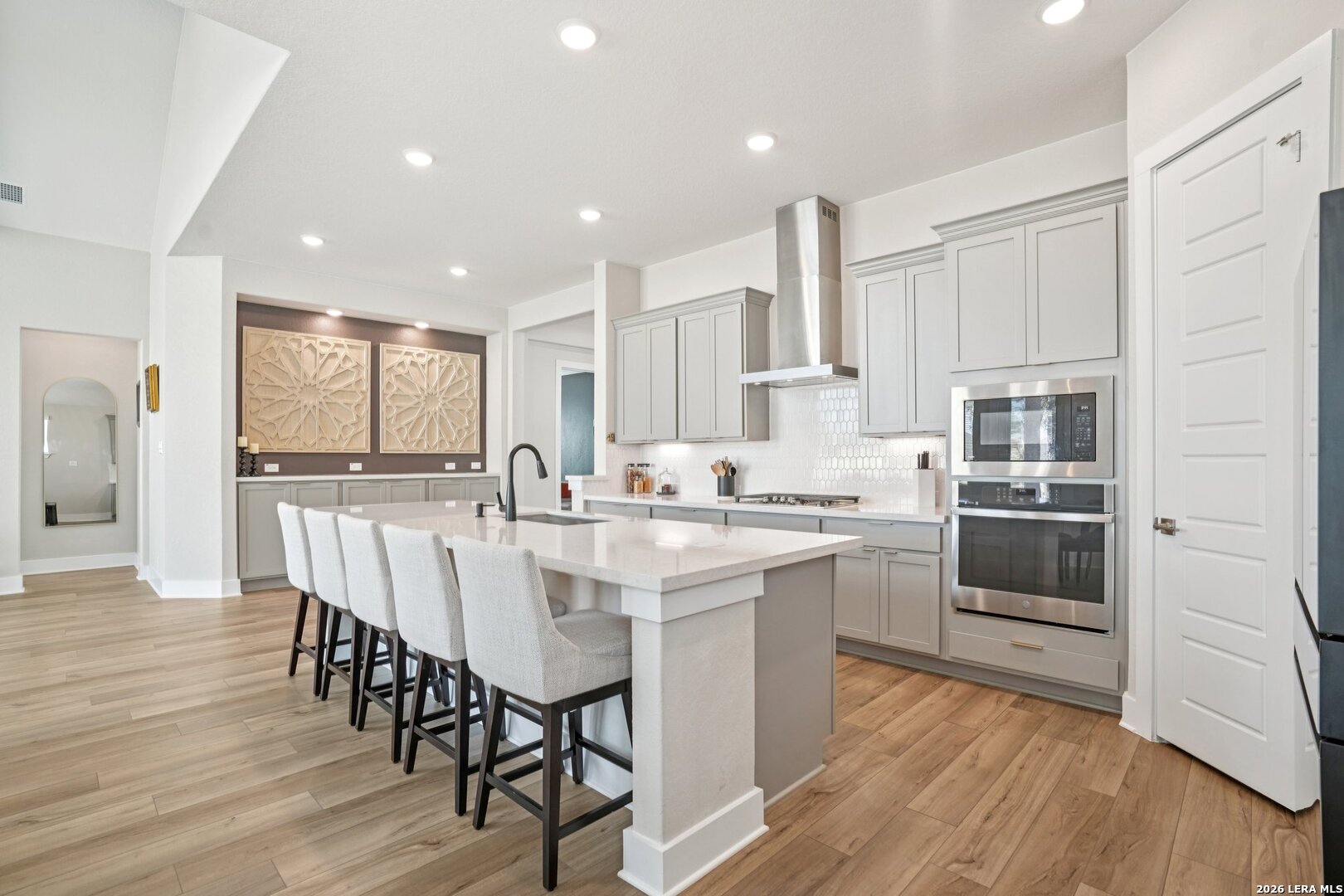 205 Vamanos Boerne TX 78006