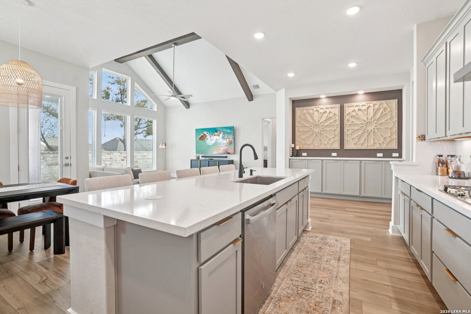 205 Vamanos Boerne TX 78006