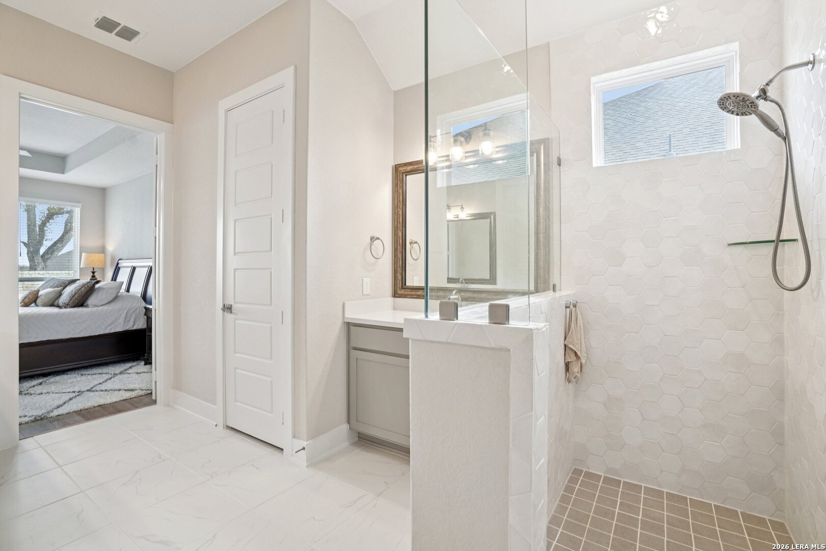 205 Vamanos Boerne TX 78006