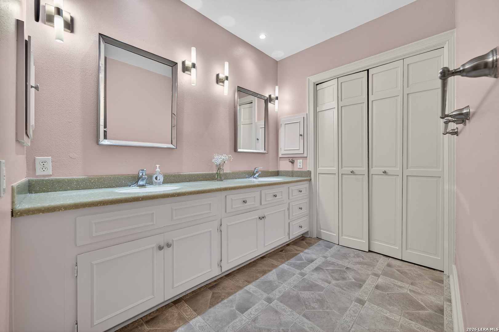 135 Corona Avenue Alamo Heights TX 78209