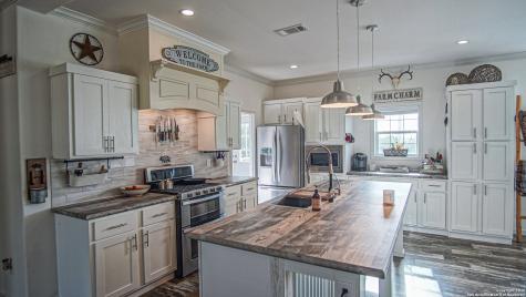 549 Cheyenne Lane Kingsbury TX 78638