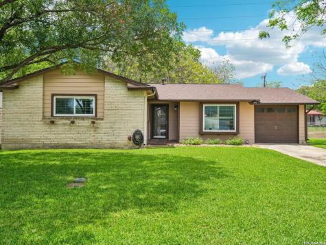 915 Horseshoe Trail Universal City TX 78148