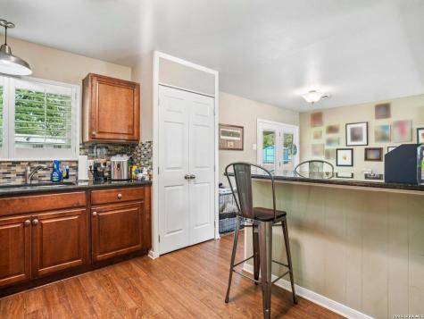 915 Horseshoe Trail Universal City TX 78148
