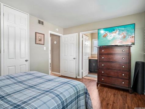 915 Horseshoe Trail Universal City TX 78148