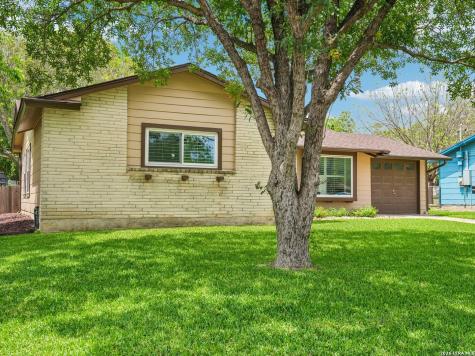 915 Horseshoe Trail Universal City TX 78148