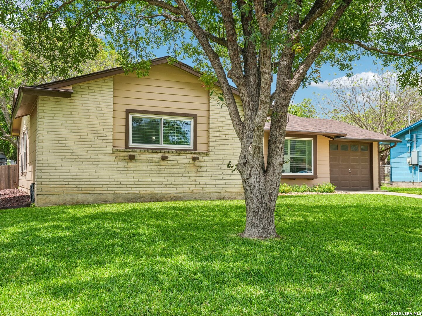 915 Horseshoe Trail Universal City TX 78148