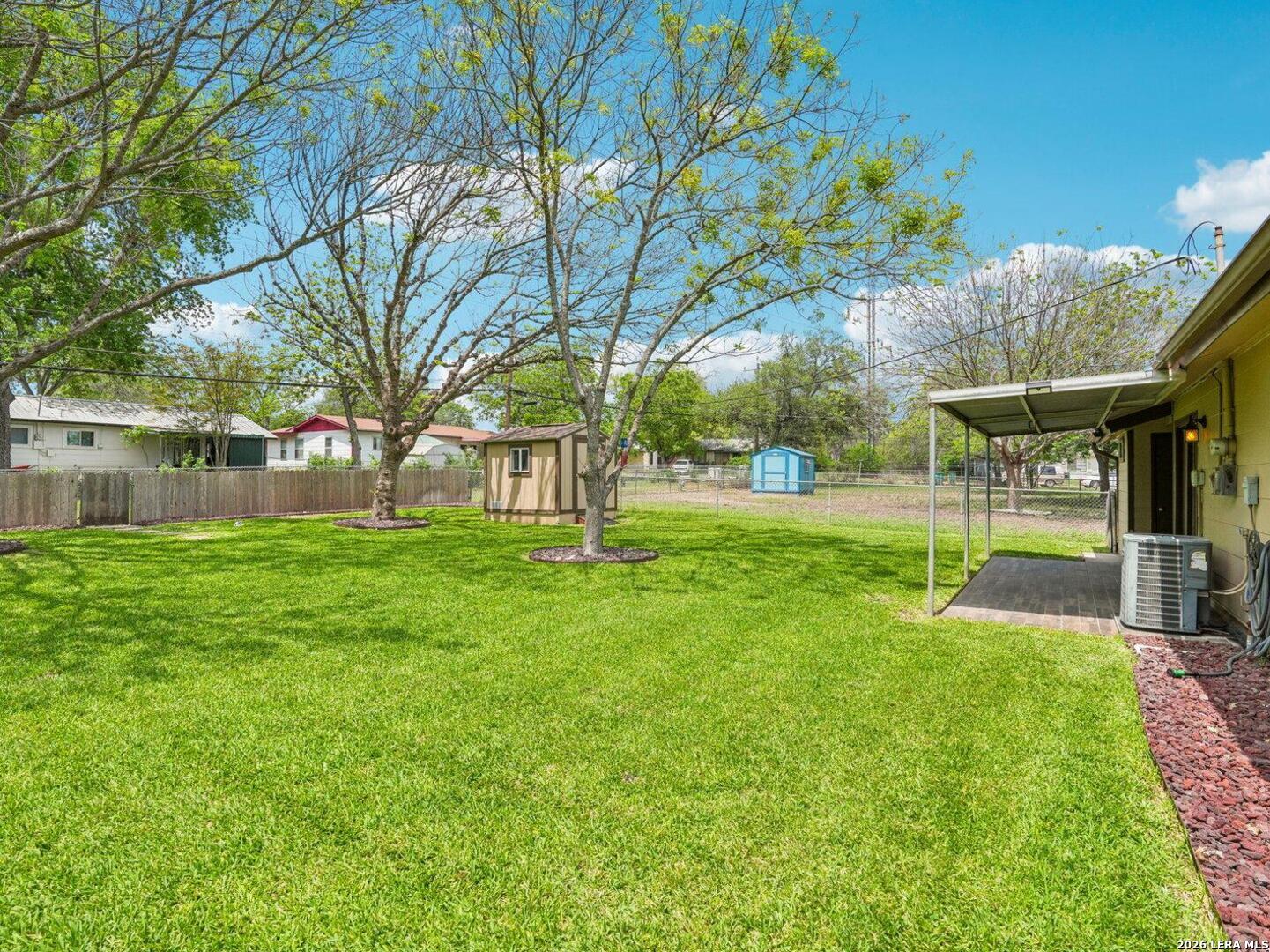 915 Horseshoe Trail Universal City TX 78148