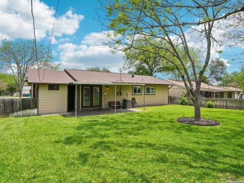 915 Horseshoe Trail Universal City TX 78148