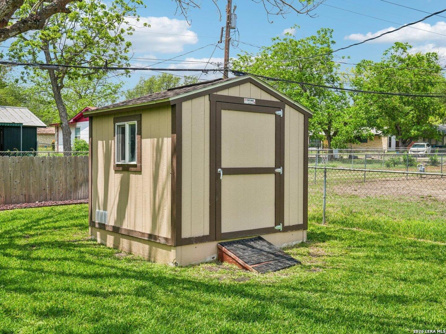 915 Horseshoe Trail Universal City TX 78148