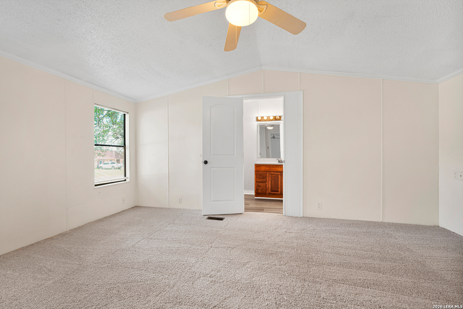 113 9th Street Natalia TX 78059