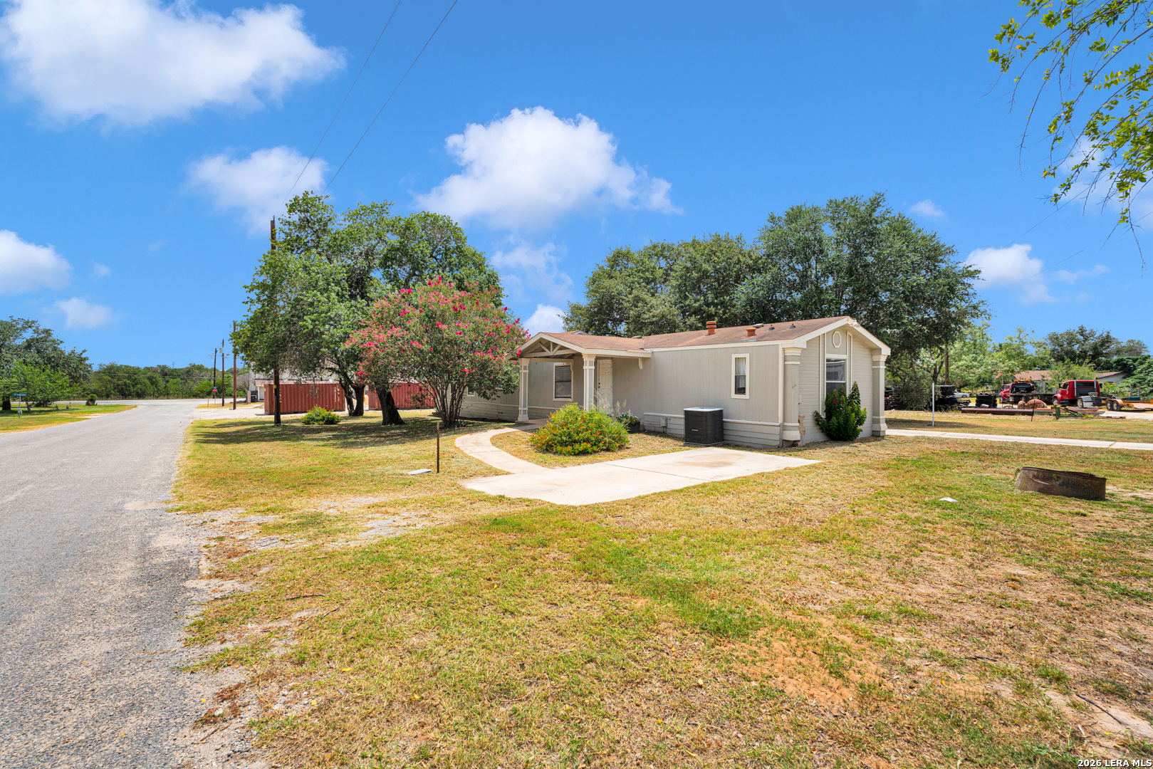 113 9th Street Natalia TX 78059