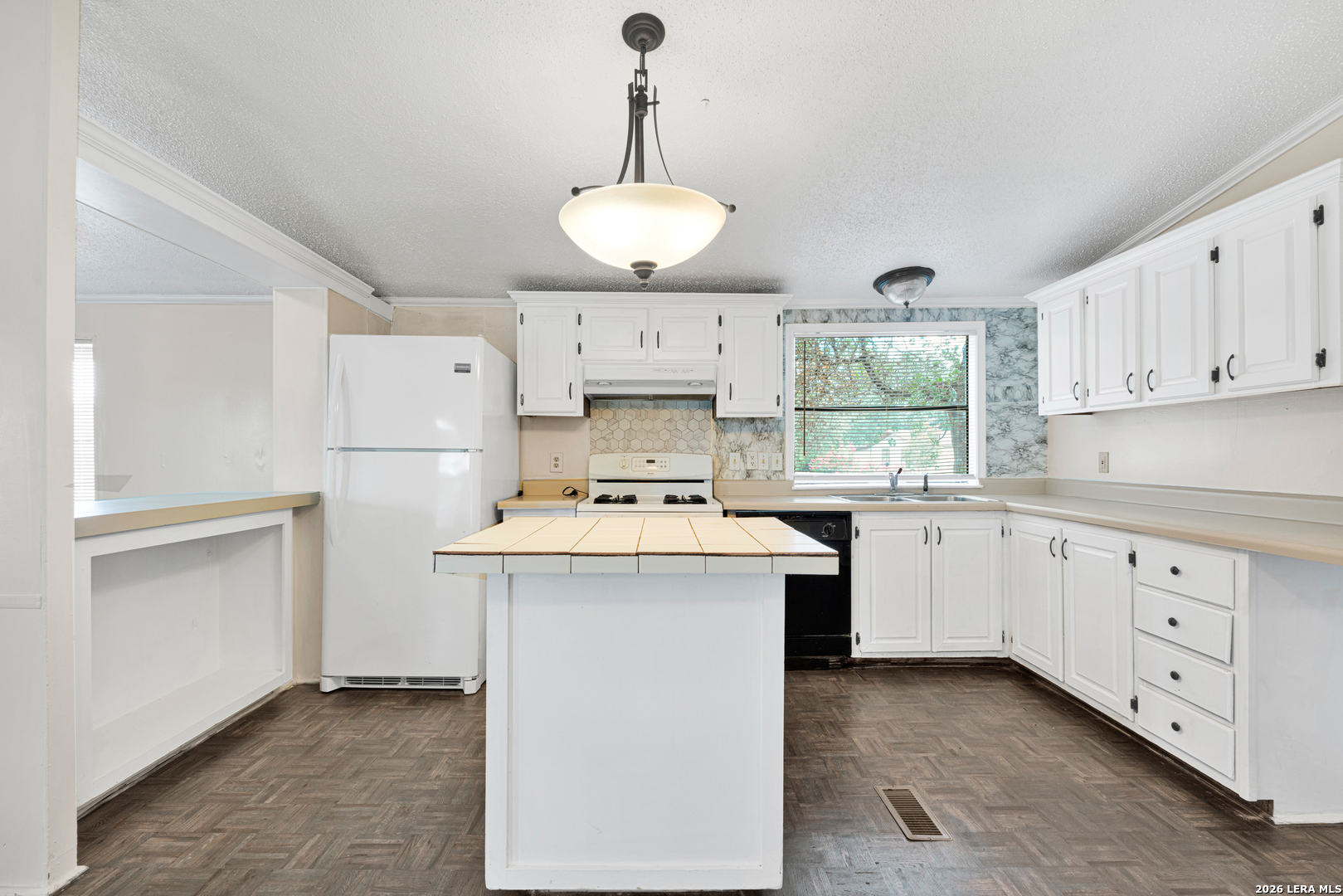 113 9th Street Natalia TX 78059