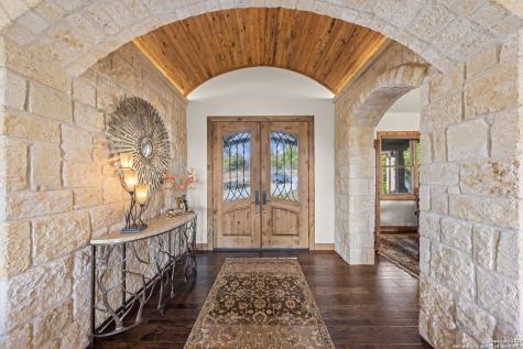 131 N Bootlegger Lane Kerrville TX 78028