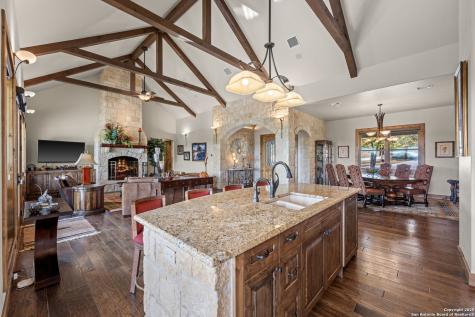 131 N Bootlegger Lane Kerrville TX 78028