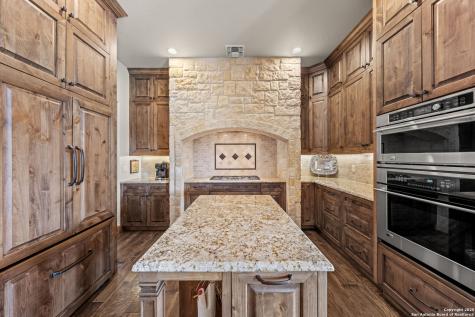 131 N Bootlegger Lane Kerrville TX 78028