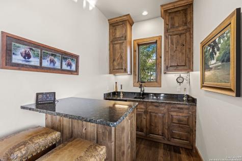 131 N Bootlegger Lane Kerrville TX 78028