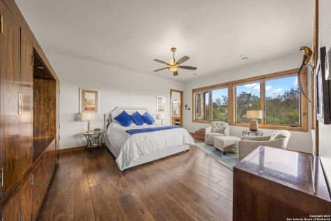 131 N Bootlegger Lane Kerrville TX 78028