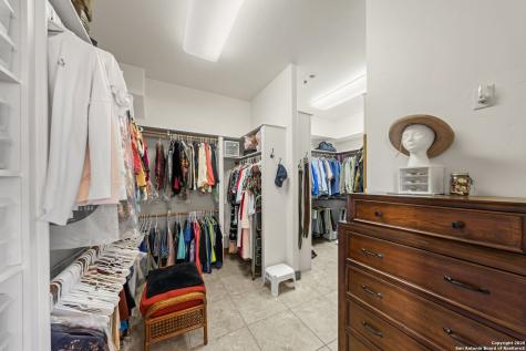 131 N Bootlegger Lane Kerrville TX 78028