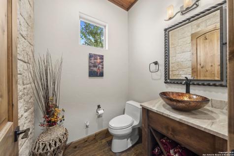 131 N Bootlegger Lane Kerrville TX 78028