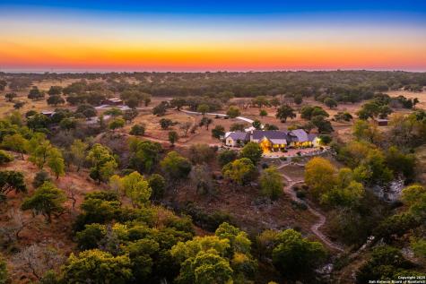 131 N Bootlegger Lane Kerrville TX 78028