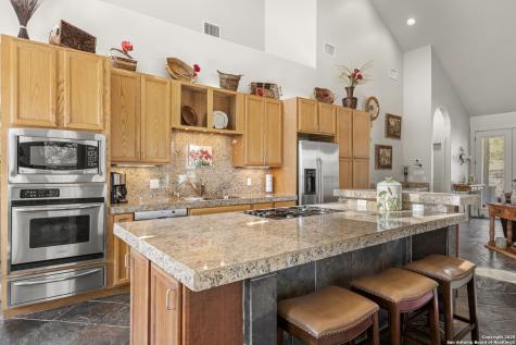 131 N Bootlegger Lane Kerrville TX 78028
